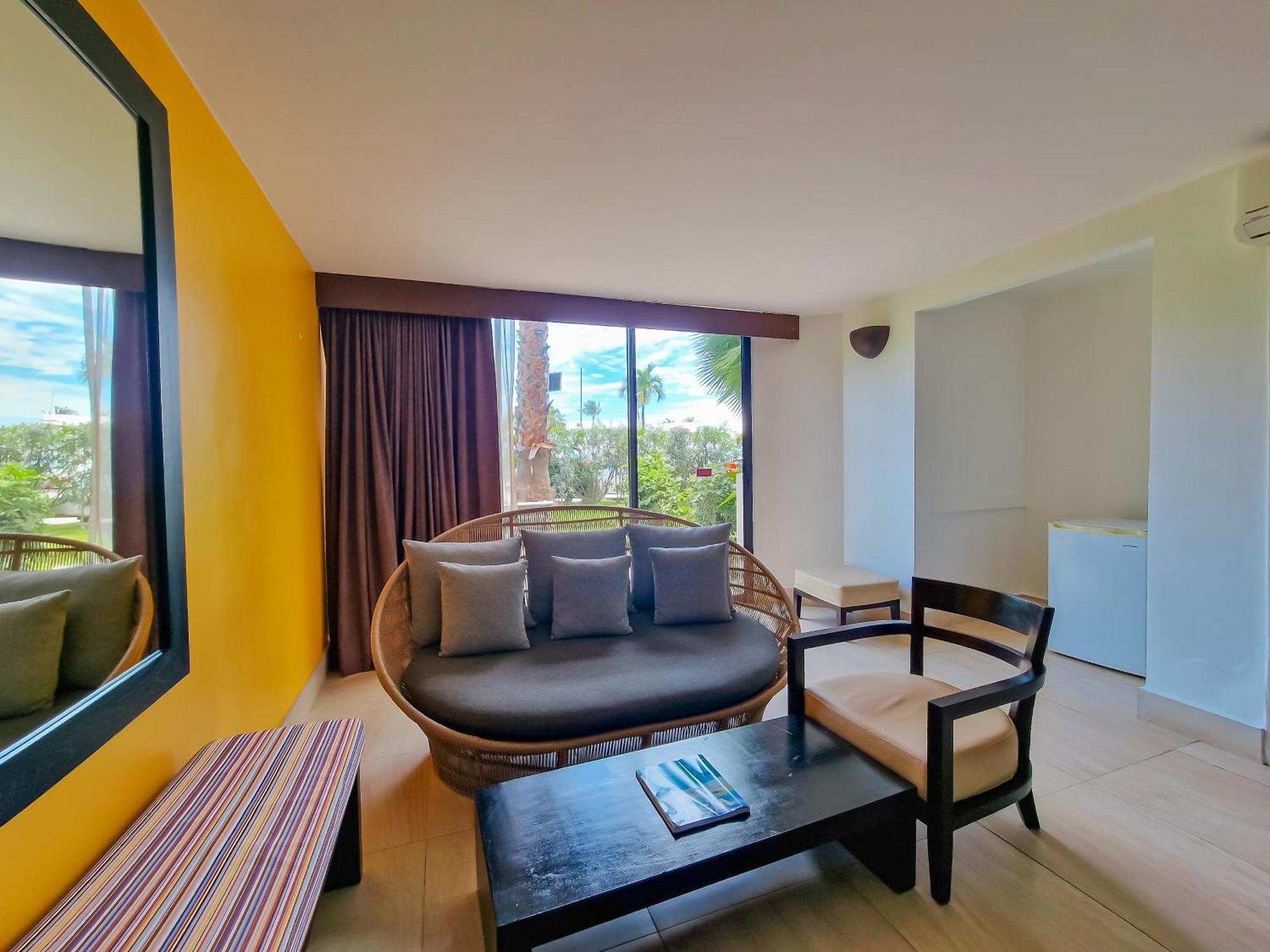 Hommage Hotel & Residences Baie Nettle Екстериор снимка